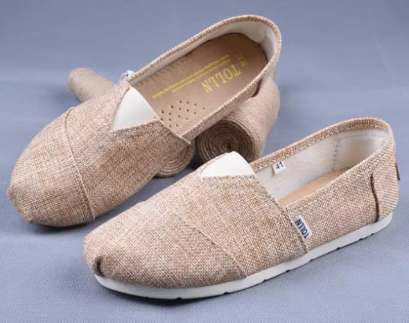 Giày làm từ vải bố