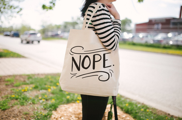 Túi vải bố được giới trẻ yêu thích